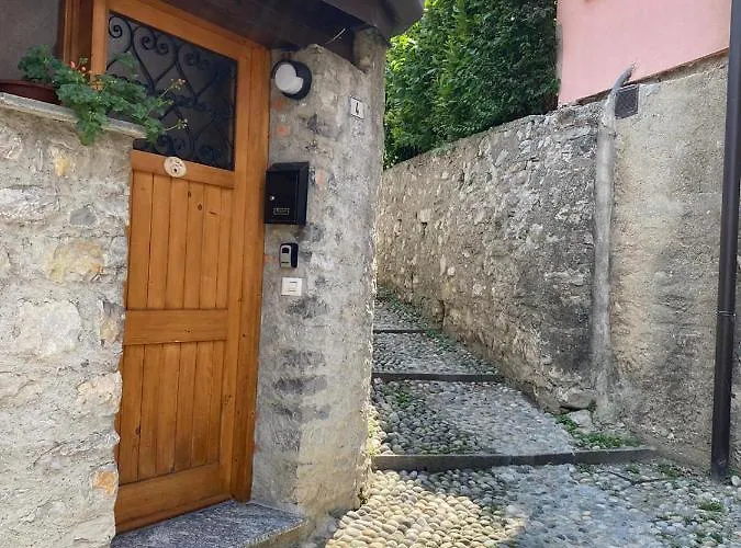 Al Feriehus Oliveto Lario